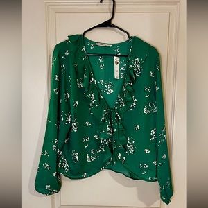 Green Abercrombie Women's Long-Sleeve Tie-Front Ruffle Top Size X-Large